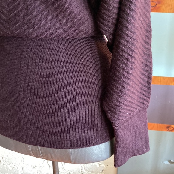 Vintage 80s plum knit wool crew neck sweater dolman sleeves made in Italy EVC - Picture 5 of 16